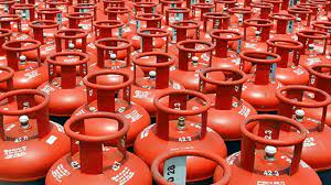 Prime Minister takes the bold step of reducing the LPG cylinder price by Rs 200/ cylinder for all the LPG consumers (33 crore connections)