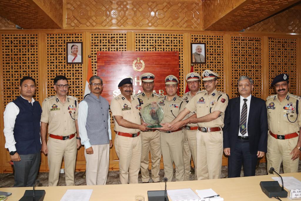 DGP J&K decorates newly inducted IPS officers with ranks: Says services of officers recognised by Govt.
