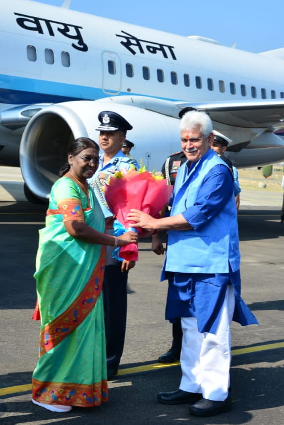 President, Smt. Droupadi Murmu has arrived at Srinagar Airport: LG Manoj Sinha welcomes her