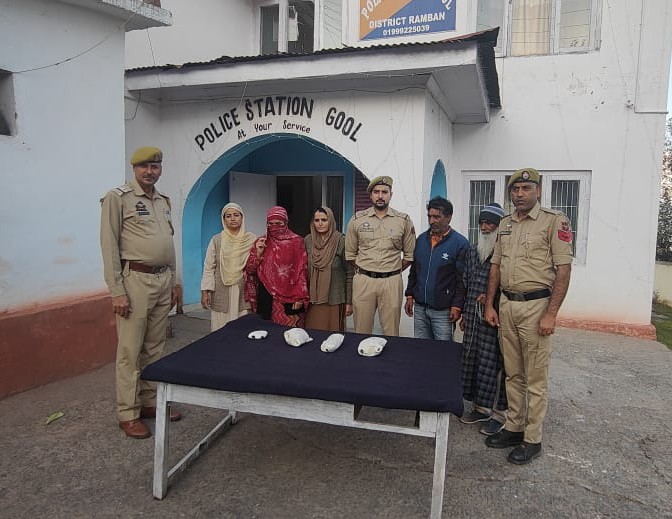 Narcotics smuggling bid foiled: 1kg 420 grams Cannabis (Charas) like substance recovered