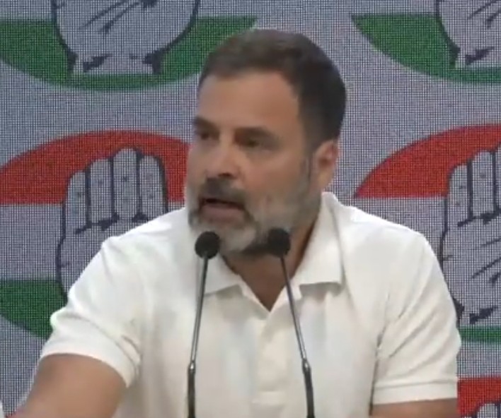Apple warning of State Sponsored attack on phones of some opposition leaders: “This is the work of criminals and thieves,” says MP Rahul Gandhi