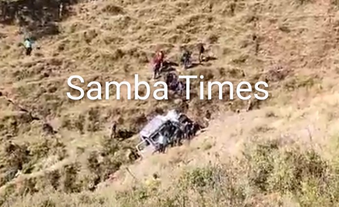 Sumo Vehicle Rolls Down in a gorge in Thanamandi: 2 Dead, 6 Injured