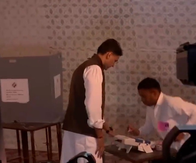 Congress leader Sachin Pilot casts his vote at a polling booth in the Civil Lines area of Jaipur