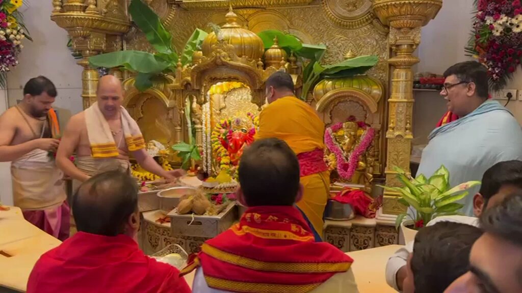 Reliance Industries Chairman and MD Mukesh Ambani offered prayers at Siddhivinayak Temple