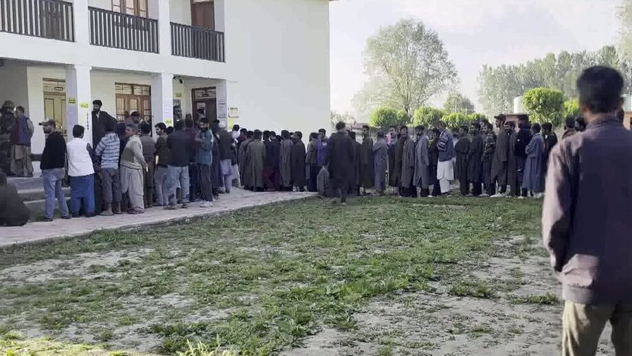 J&K: Long voters queue outside a polling booth in Nowgam
