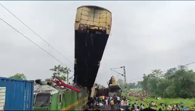 West Bengal Train Accident: 8 Dead, 25 Injured; Prima Facie Suggests Human Error