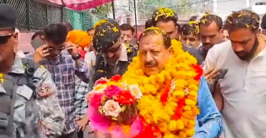 Dr Jatinder Singh warmly welcomed on reaching party office in Gandhi Nagar Jammu