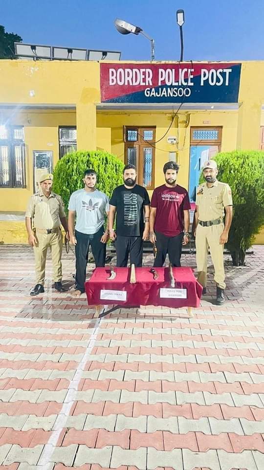 Jammu Police arrested 3 Notorious Criminals: Sharp edged Weapons recovered