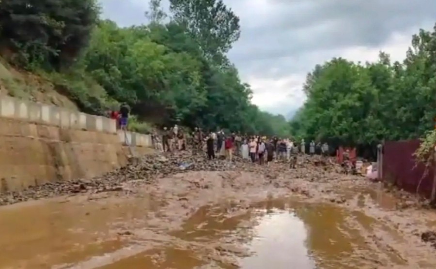 Cloudburst hit the Banward area in Kulgam district: A man died, another injured