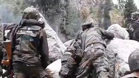 Encounter between security forces and terrorists in Anantnag: Two soldiers martyred, three injured