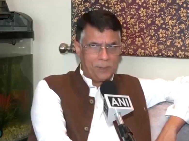 Congress Leader Pawan Khera Criticizes RSS in Response to Rahul Gandhi’s Remarks