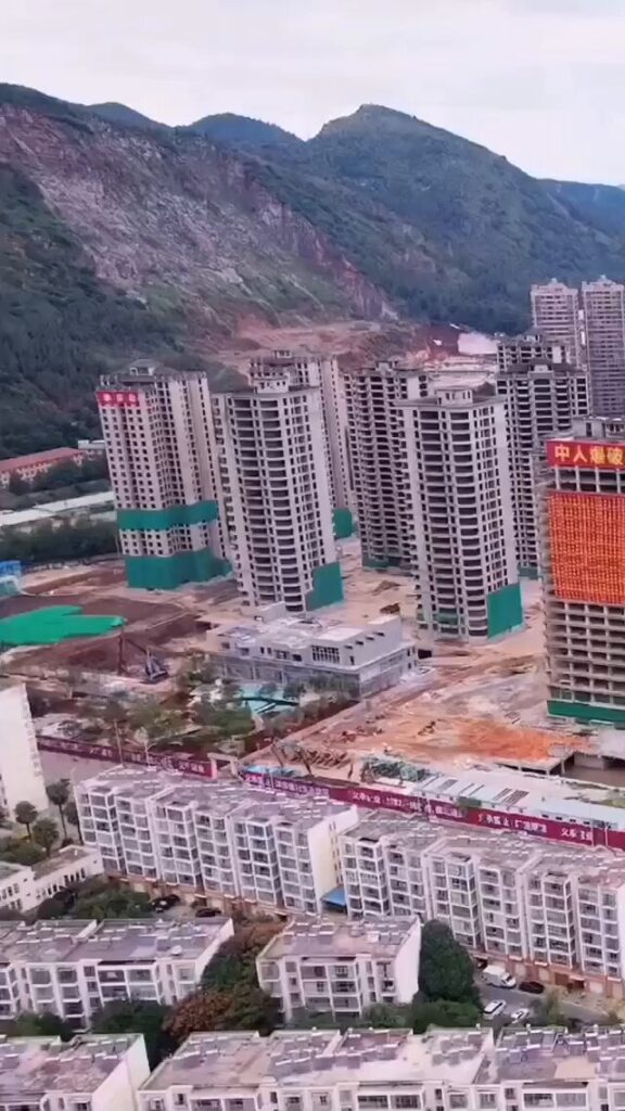 15 Unfinished High-Risers Demolished in China After Developer Runs Out of Funds