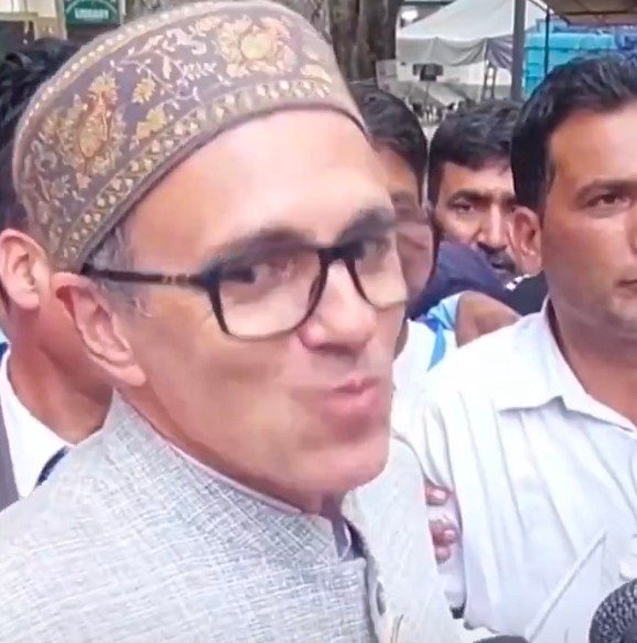 Omar Abdullah Acknowledges PM Modi as an Honorable Man: Seeks Strong Relations with Central Government