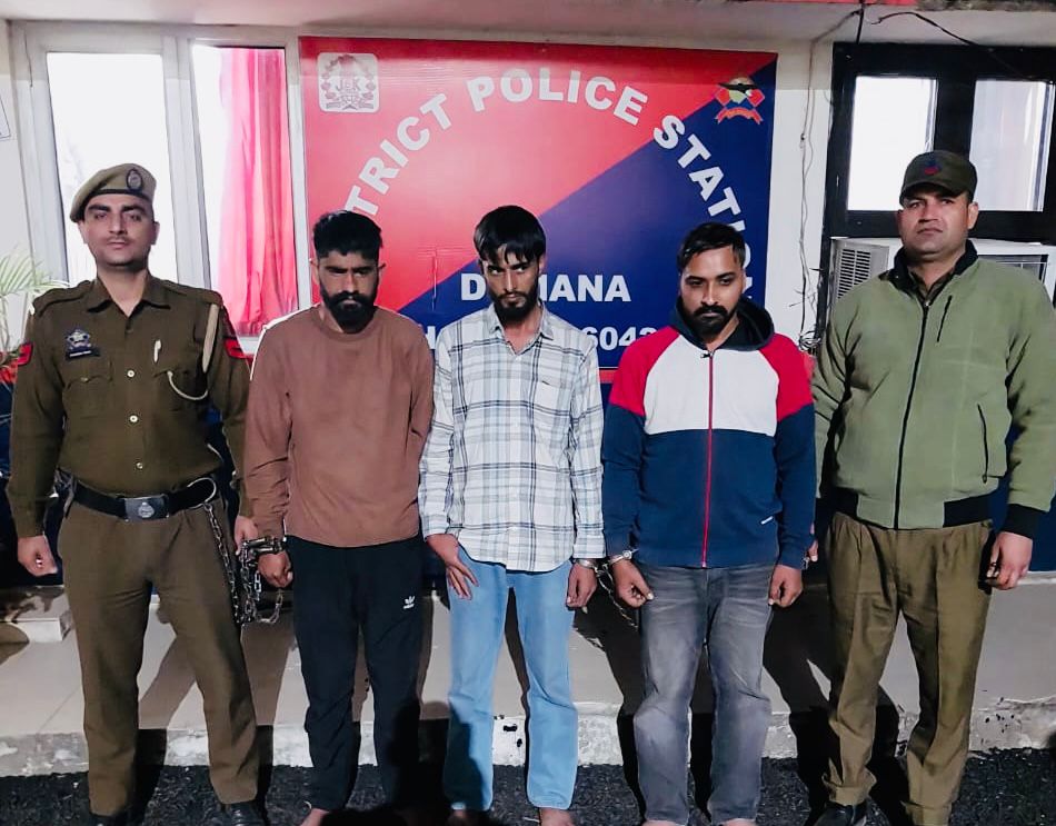 Jammu & kashmir Police arrested 03 Notorious Drug Peddlers in Domana area and Heroin(Chitta) like substance was recovered from their possession