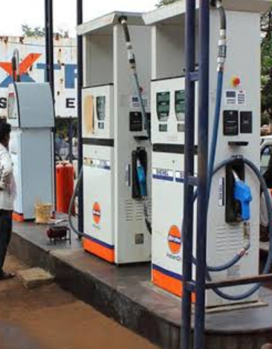 Petrol and Diesel Prices Increased Again, Opposition Targets Centre Over Rising Inflation
